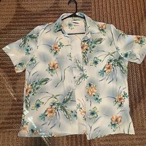 Beautiful Hawaiian shirt
